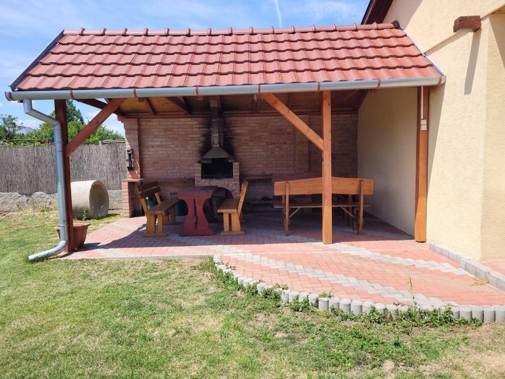 Alenka Sturovo Exterior foto