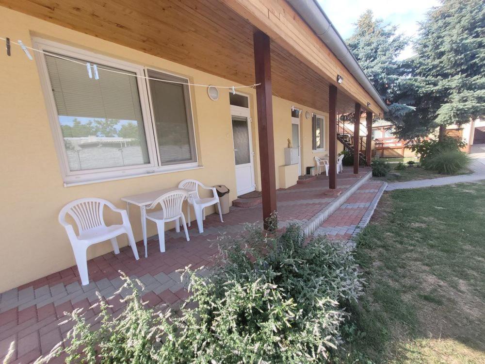 Alenka Sturovo Exterior foto