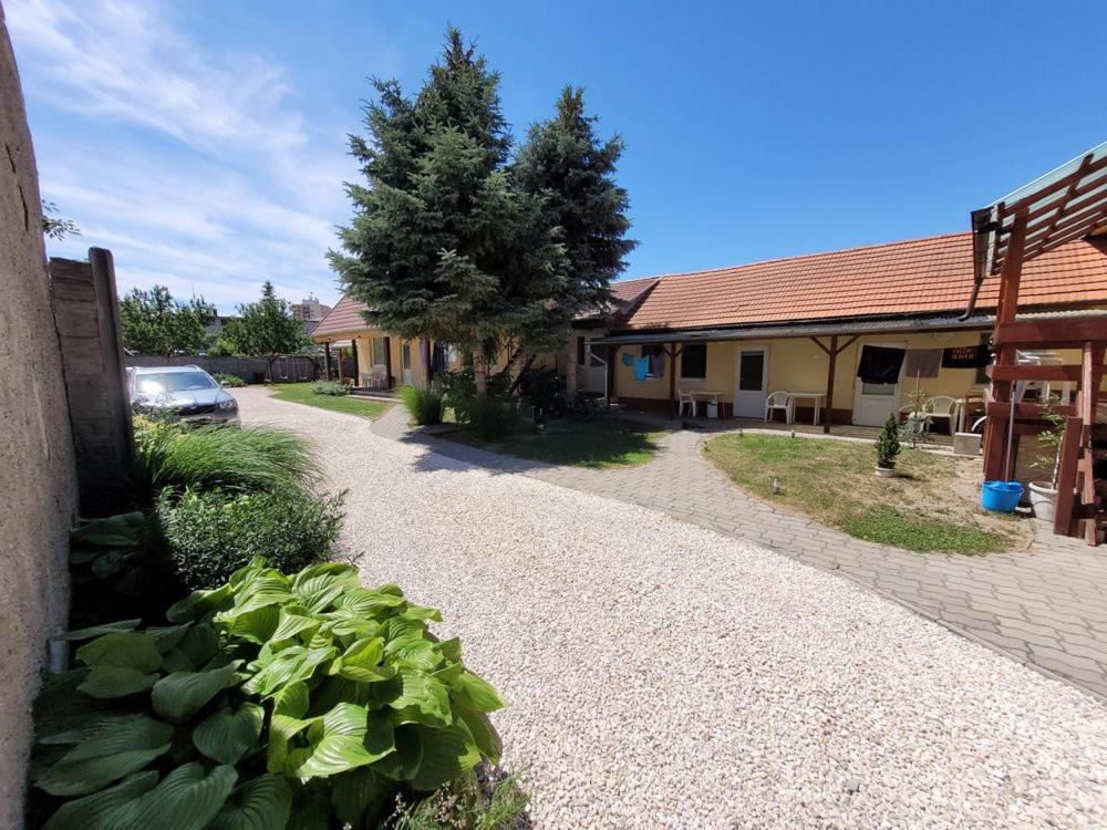 Alenka Sturovo Exterior foto