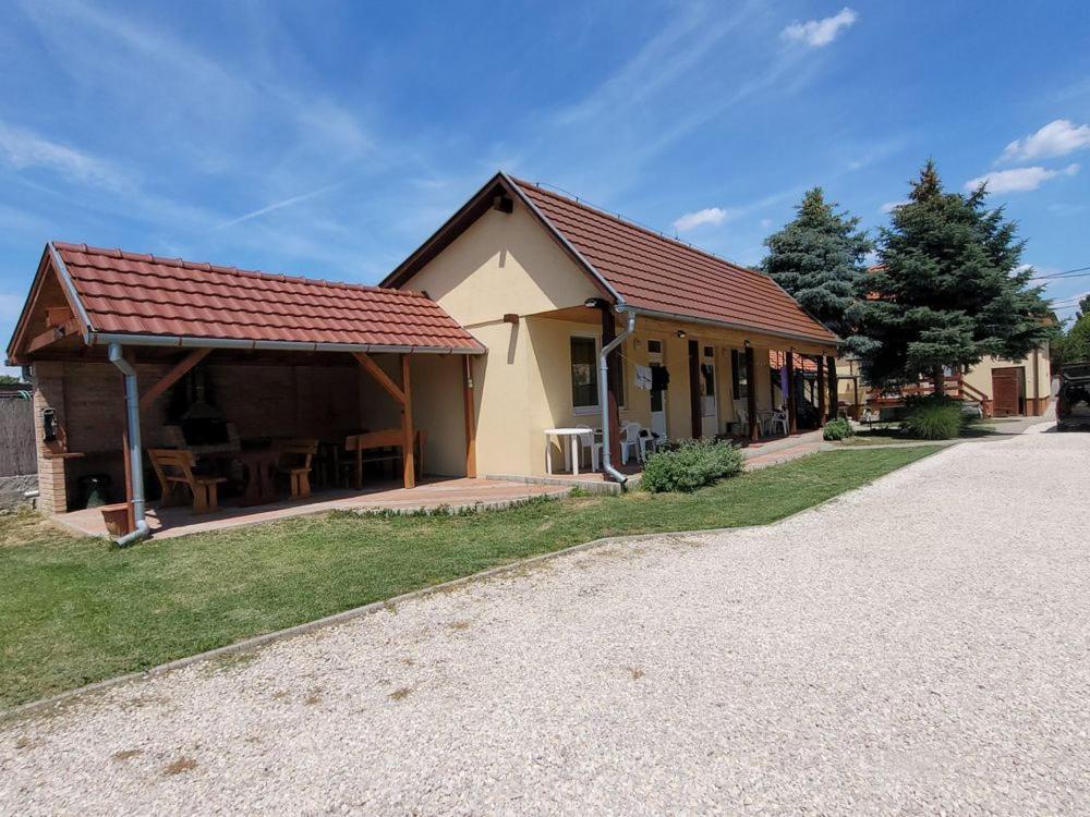 Alenka Sturovo Exterior foto